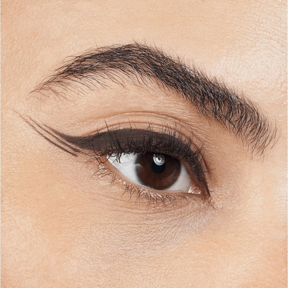 The Crème Shop black creamy gel eyeliner - Picture 3 of 7